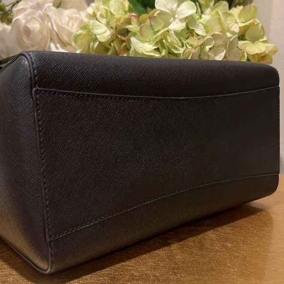 Tory Burch “Robinson” Small Tote Bag / Lightly Carried! - Picture 4 of 9